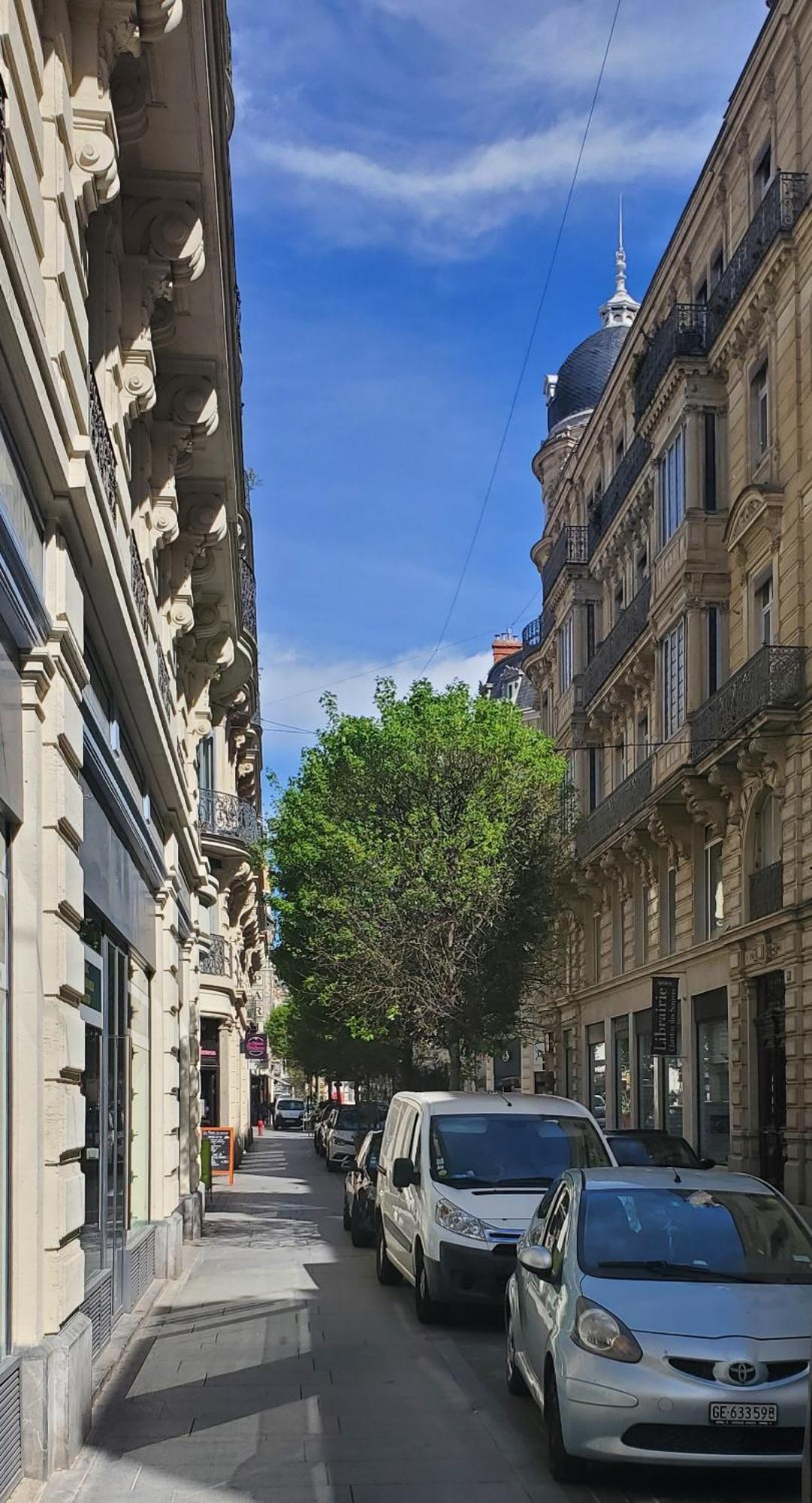 Le Grenier, Climatisation Terrasse Wi-Fi Netflix 15 Mn Coeur De Ville Béziers Exteriör bild